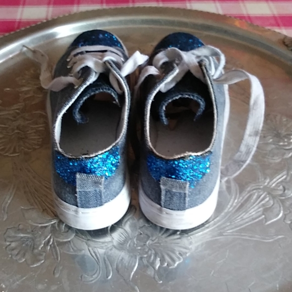 Twisted Junior Tennis Shoes - Picture 2 of 4